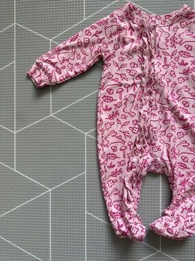 Baby girl long sleeve footies|Soft Pink ribbed Floral & Bunny Print One-Piece•••
